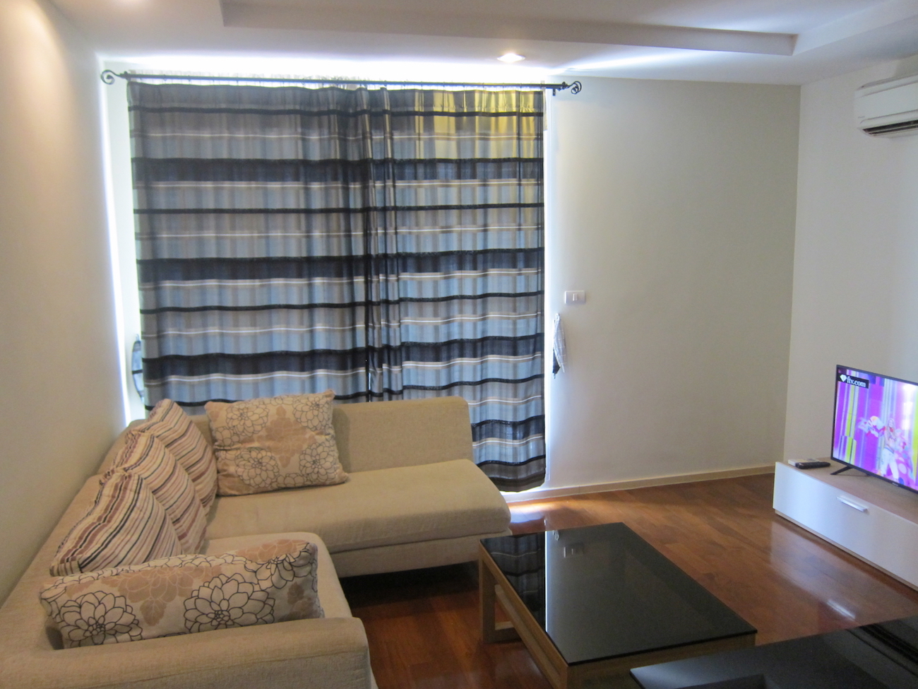 Lovely 1 bed apartment for rent in low Sukhumvit near to the BTS – 52sqm (id:793)