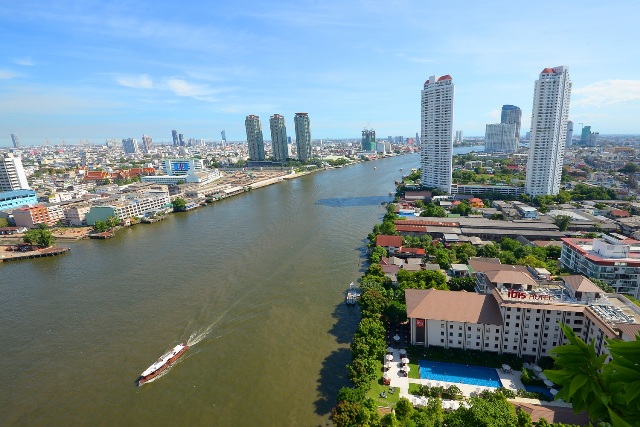 Supakarn Condo – Stunning 2 bed penthouse style fully furnished renovated apartment with river view.