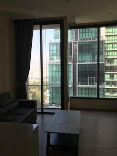 Brand New 1 bed condo unit available for rent in Asoke near to the BTS and MRT