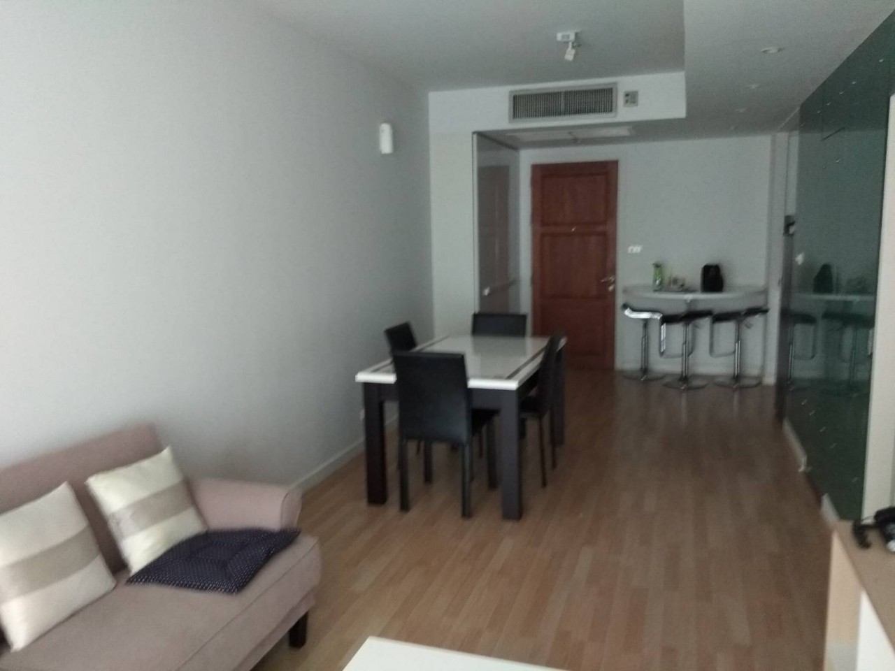 A very nice 1 bed unit for rent Asoke Sukhumvit 21near to the BTS and MRT
