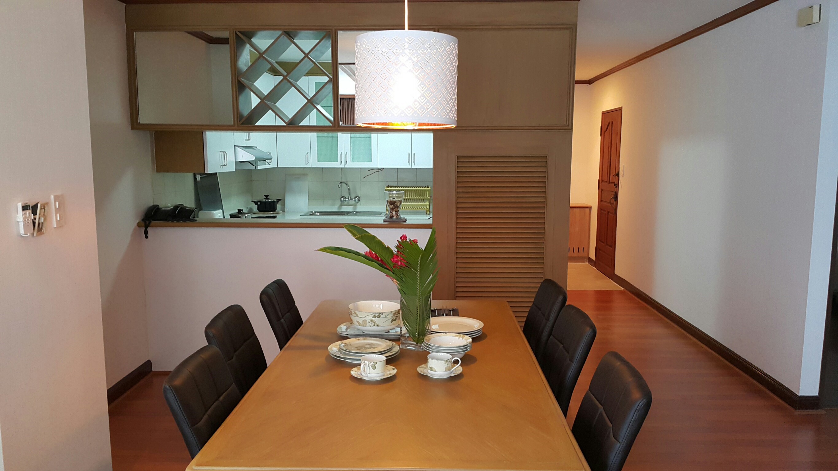 Really nice 2 bed unit for rent in the Rajdamri area of Bangkok near to the BTS Chidlom