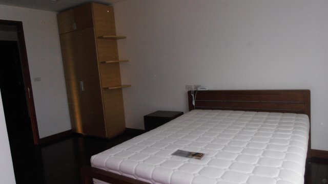 Rajdamri.  3 Bedrooms Condo / Apartment For Rent. 168sqm (id:2342)