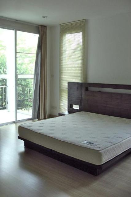 Sukhumvit.  3 Bedrooms Condo / Apartment For Rent. 165sqm (id:2344)