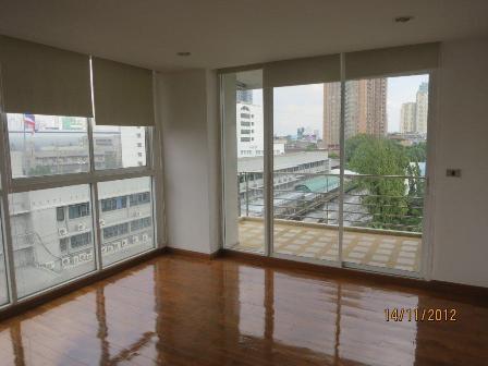 Really nice 3 Bedrooms Apartment For sale in low sukhumvit near to the BTS. 230sqm (id:2397)