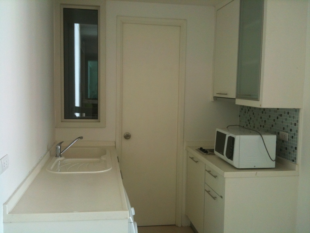 1 Bedroom Condo / Apartment For Rent. 58sqm (id:2465)