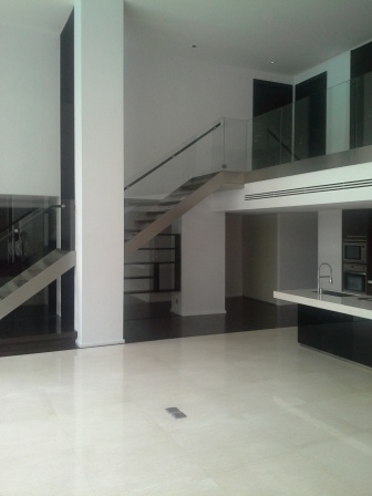 Prakanong.  4 Bedrooms Condo / Apartment To Buy. 439sqm (id:2466)