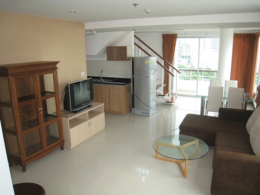 Sukhumvit.  2 Bedrooms Condo / Apartment For Rent. 163sqm (id:2476)
