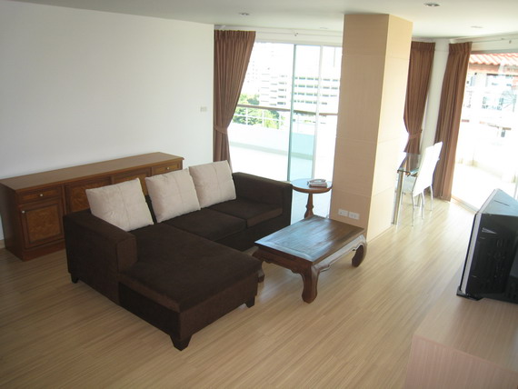 Sukhumvit.  2 Bedrooms Condo / Apartment For Rent. 160sqm (id:2477)