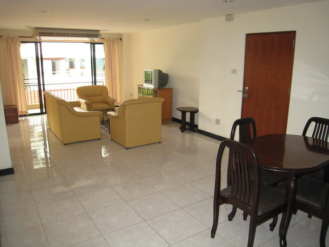 Sukhumvit.  1 Bedroom Condo / Apartment For Rent. 110sqm (id:2481)