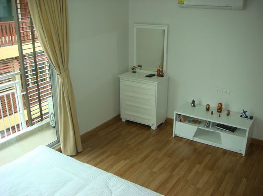 Sukhumvit.  2 Bedrooms Condo / Apartment For Rent. 105sqm (id:2474)