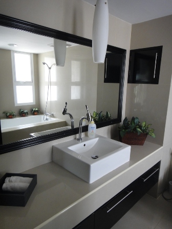 Sukhumvit.  2 Bedrooms Condo / Apartment To Buy. 128sqm (id:2509)