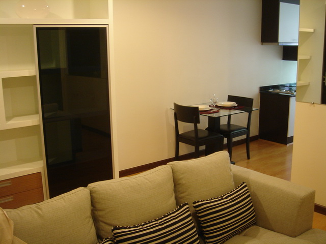 Sukhumvit.  1 Bedroom Condo / Apartment For Rent. 51sqm (id:2547)