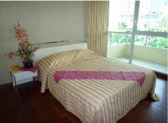 Sukhumvit.  2 Bedrooms Condo / Apartment For Rent. 150sqm (id:1627)