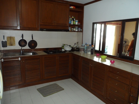 Sukhumvit.  2 Bedrooms Condo / Apartment To Buy. 147sqm (id:2577)