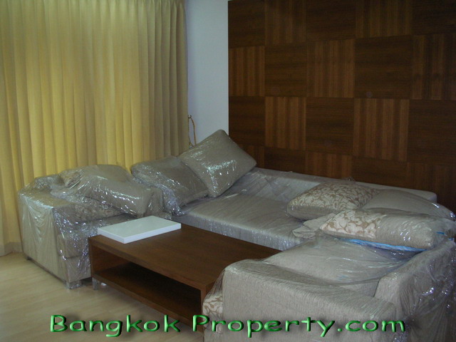 Sukhumvit.  3 Bedrooms Condo / Apartment For Rent. 190sqm (id:232)