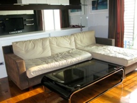 Silom.  2 Bedrooms Condo / Apartment To Buy. 90sqm (id:2596)