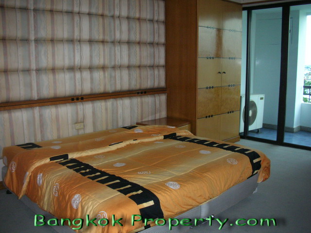 Sukhumvit.  2 Bedrooms Condo / Apartment For Rent. 302sqm (id:244)