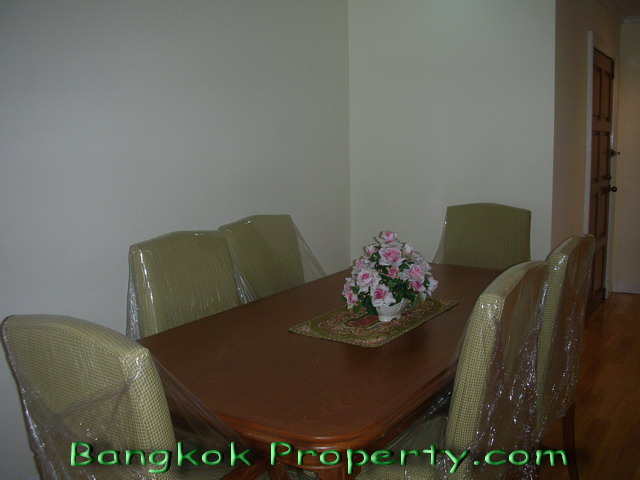 Sukhumvit.  3 Bedrooms Condo / Apartment For Rent. 175sqm (id:278)