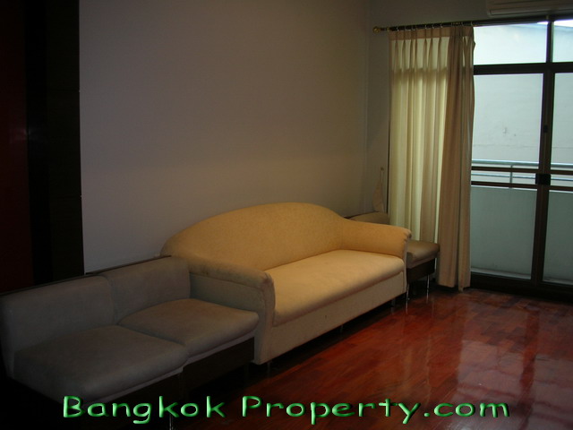Sukhumvit.  2 Bedrooms Condo / Apartment For Rent. 200sqm (id:306)