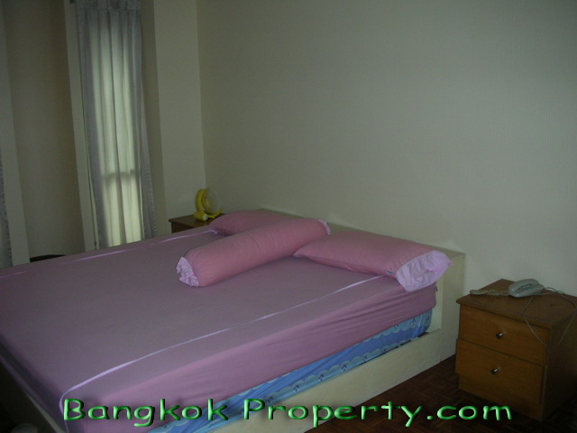 Sukhumvit.  1 Bedroom Condo / Apartment For Rent. 65sqm (id:309)