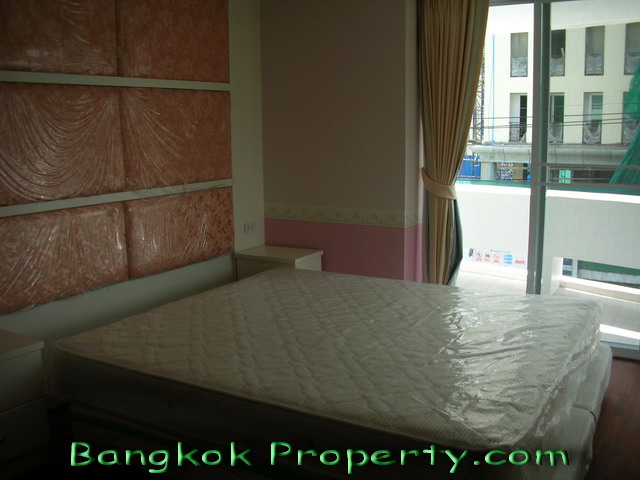 Sukhumvit.  2 Bedrooms Condo / Apartment For Rent. 160sqm (id:326)