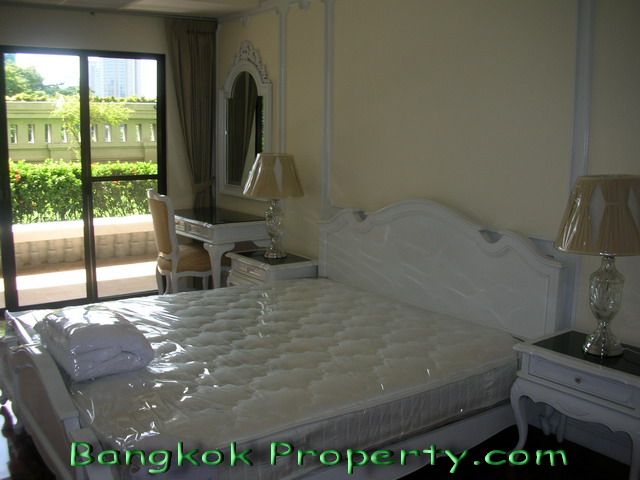 Sukhumvit.  3 Bedrooms Condo / Apartment For Rent. 540sqm (id:387)