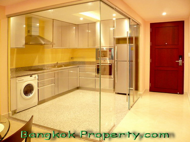 Sukhumvit.  2 Bedrooms Condo / Apartment For Rent. 202sqm (id:400)