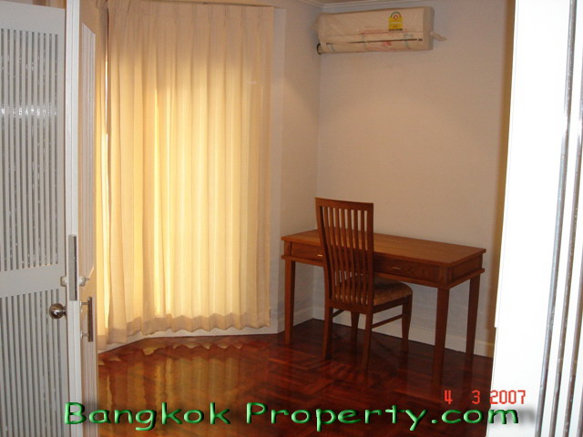 Wireless Road.  2 Bedrooms Condo / Apartment For Rent. 80sqm (id:40)