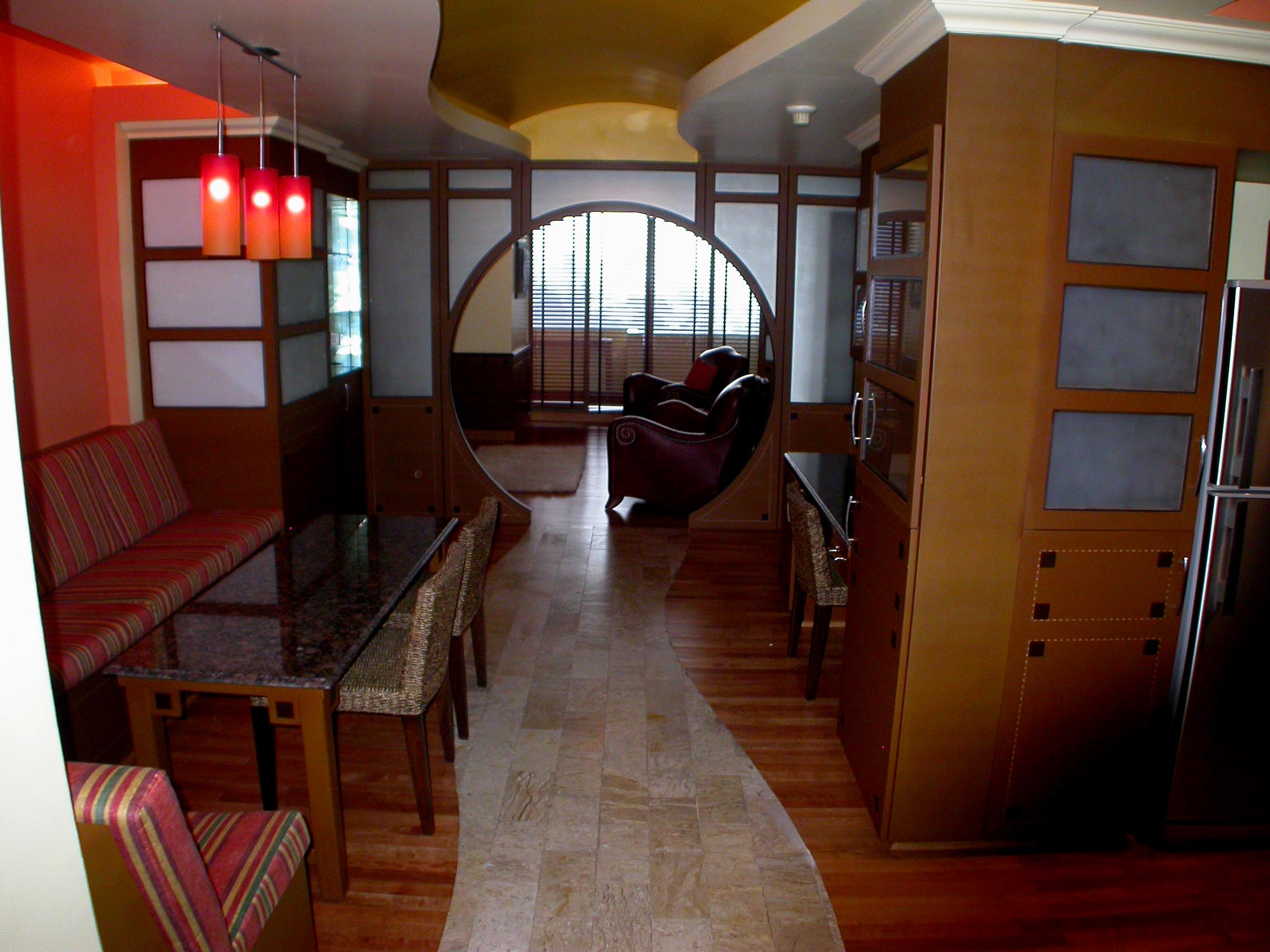 Sukhumvit.  1 Bedroom Condo / Apartment For Rent. 90sqm (id:408)