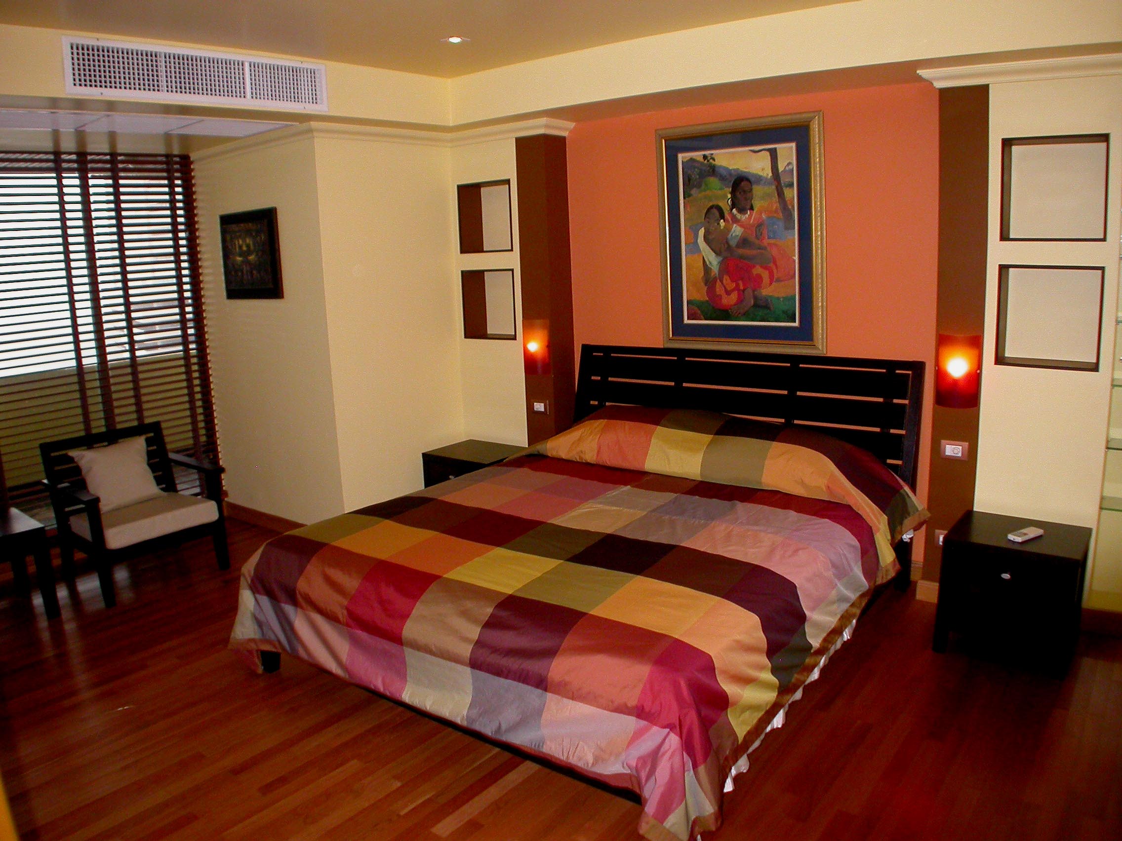 Sukhumvit.  1 Bedroom Condo / Apartment For Rent. 90sqm (id:408)