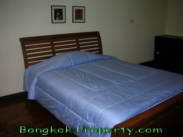 Sukhumvit.  3 Bedrooms Condo / Apartment For Rent. 190sqm (id:414)