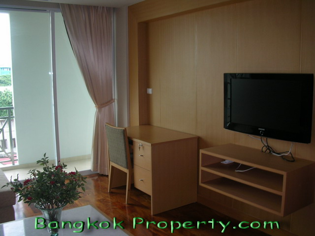 Sukhumvit.  1 Bedroom Condo / Apartment For Rent. 65sqm (id:269)