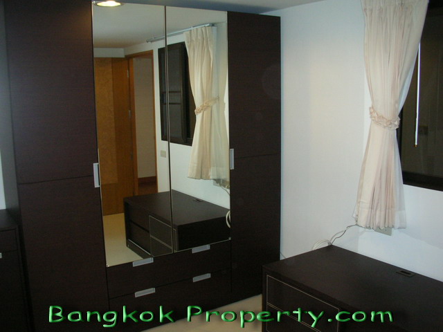 Sukhumvit.  2 Bedrooms Condo / Apartment For Rent. 180sqm (id:43)