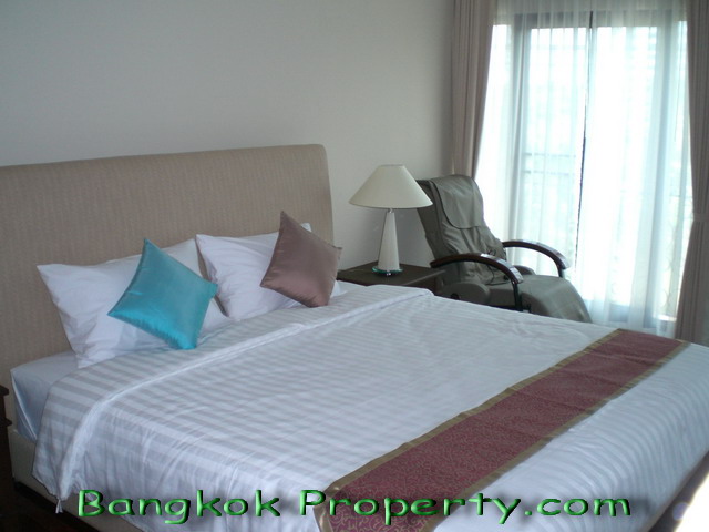 Bangna.  4 Bedrooms Condo / Apartment For Rent. 220sqm (id:432)
