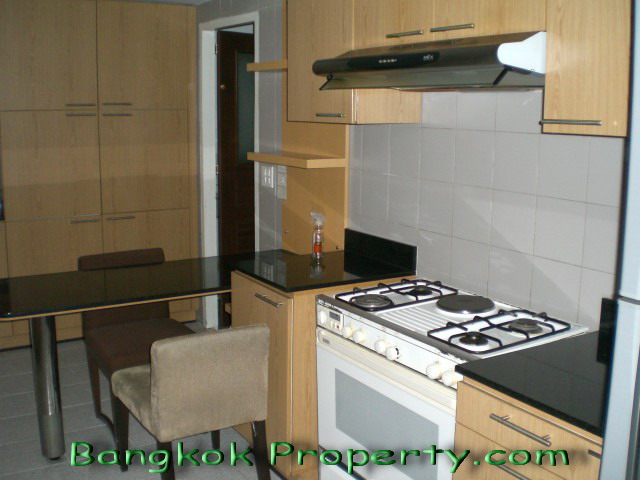 Sukhumvit.  3 Bedrooms Condo / Apartment To Buy. 260sqm (id:447)