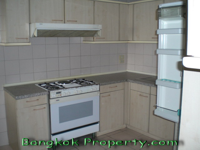 Sukhumvit.  3 Bedrooms Condo / Apartment To Buy. 224sqm (id:477)