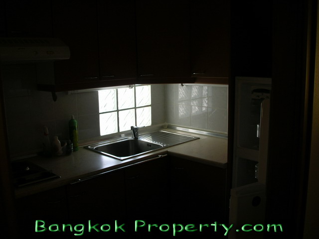 Sukhumvit.  1 Bedroom Condo / Apartment For Rent. 90sqm (id:25)
