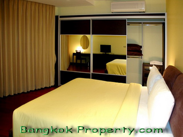 Sukhumvit.  2 Bedrooms Condo / Apartment For Rent. 114sqm (id:493)