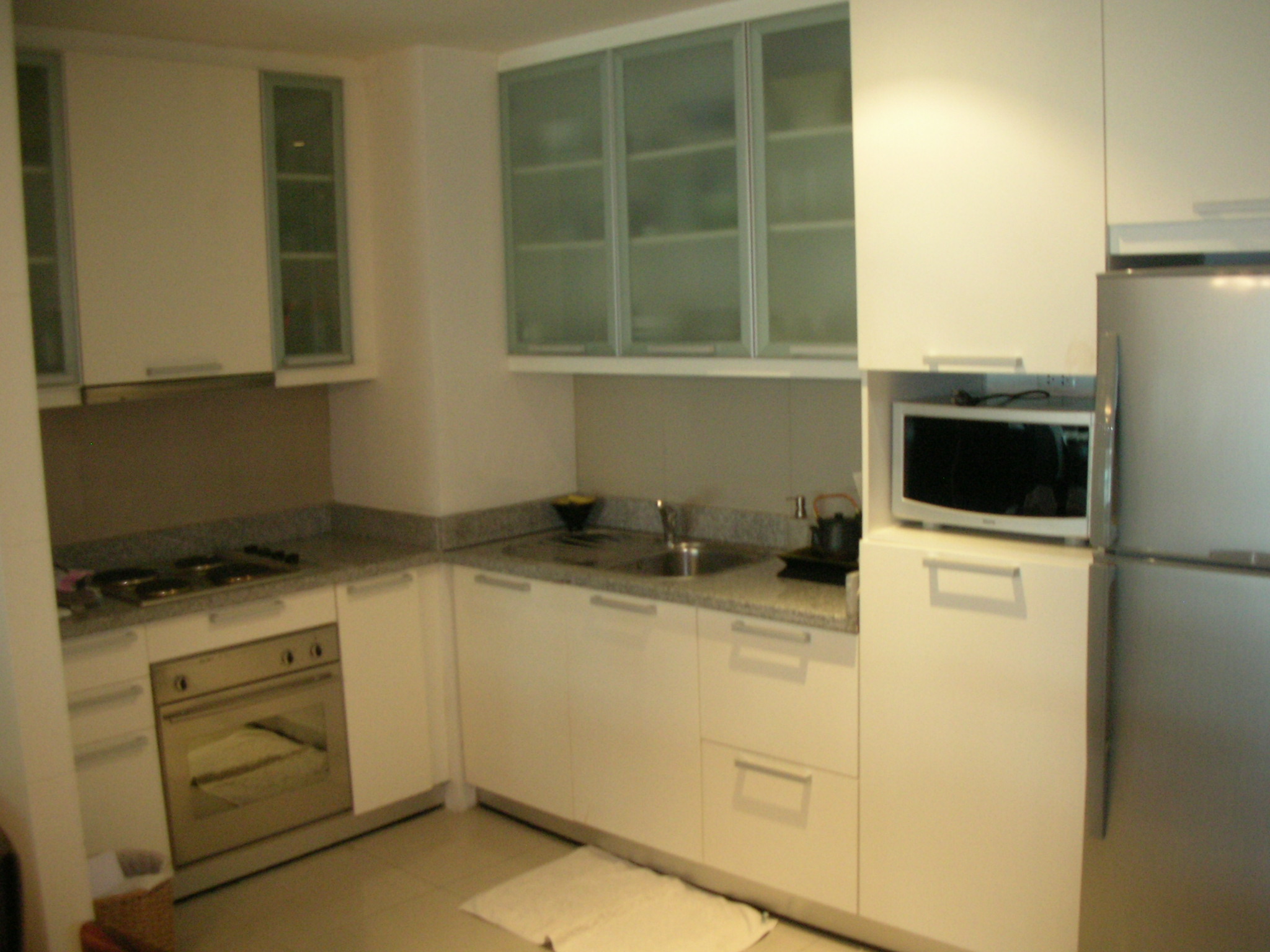 Sukhumvit Soi 15.  2 Bedrooms Condo / Apartment For Rent. 110sqm (id:509)