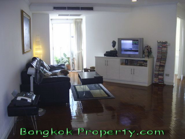 Wireless.  2 Bedrooms Condo / Apartment For Rent. 86sqm (id:498)