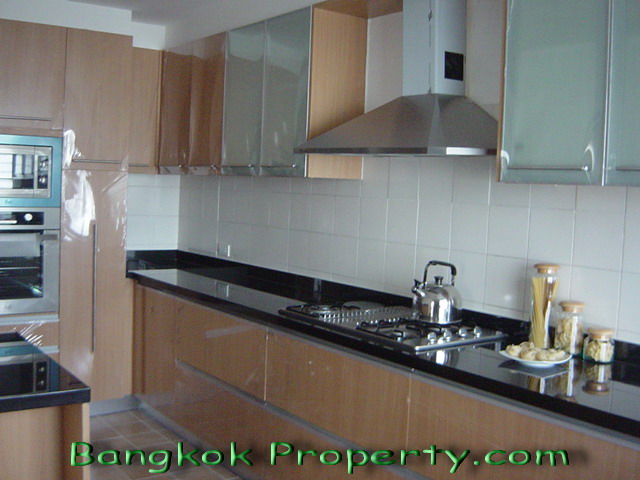 Sukhumvit.  3 Bedrooms Condo / Apartment For Rent. 330sqm (id:523)