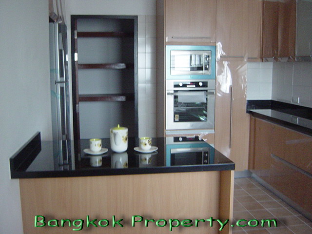 Sukhumvit.  2 Bedrooms Condo / Apartment For Rent. 280sqm (id:521)