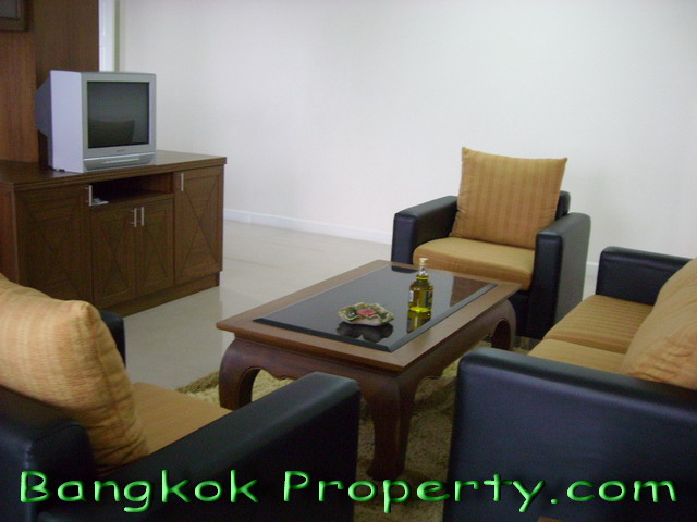 Sukhumvit.  2 Bedrooms Condo / Apartment For Rent. 130sqm (id:679)