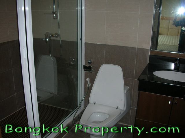 Sukhumvit.  2 Bedrooms Condo / Apartment For Rent. 130sqm (id:646)