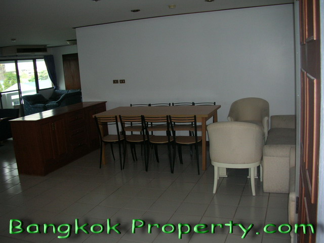 Sukhumvit.  3 Bedrooms Condo / Apartment For Rent. 165sqm (id:672)