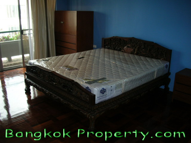 Sukhumvit.  3 Bedrooms Condo / Apartment For Rent. 160sqm (id:658)