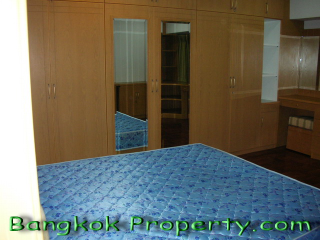 Sukhumvit.  2 Bedrooms Condo / Apartment For Rent. 80sqm (id:264)