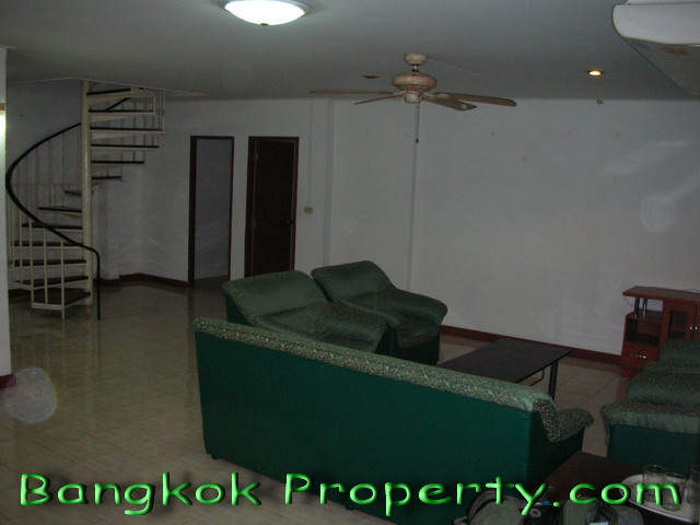 Sukhumvit.  2 Bedrooms Condo / Apartment For Rent. 170sqm (id:721)