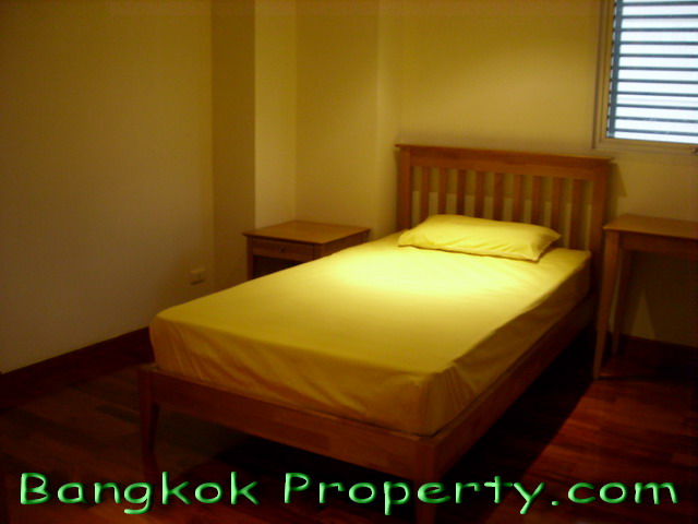 Sukhumvit Soi 15.  2 Bedrooms Condo / Apartment For Rent. 120sqm (id:682)