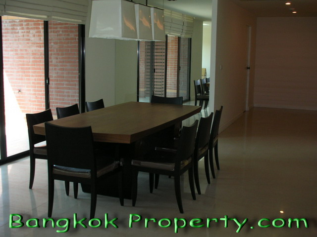Sukhumvit.  3 Bedrooms Condo / Apartment For Rent. 303sqm (id:632)